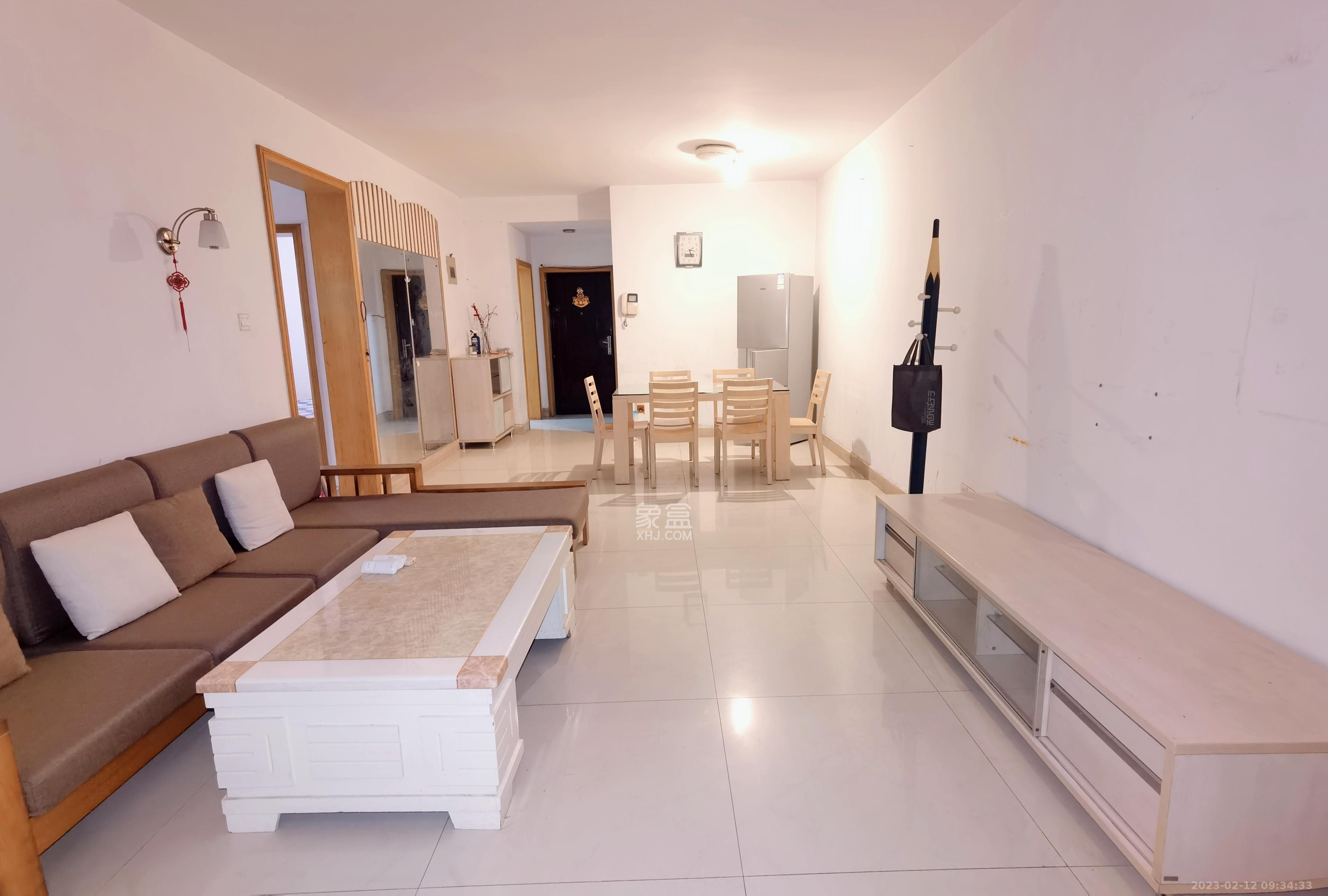 四季阳光花城 2室2厅1卫 2800.0元/月