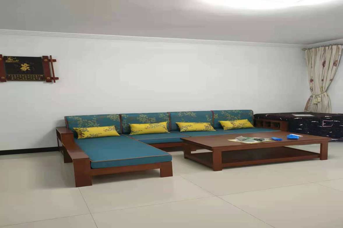 东方豪苑  3室2厅2卫   1800.00元/月室内图1