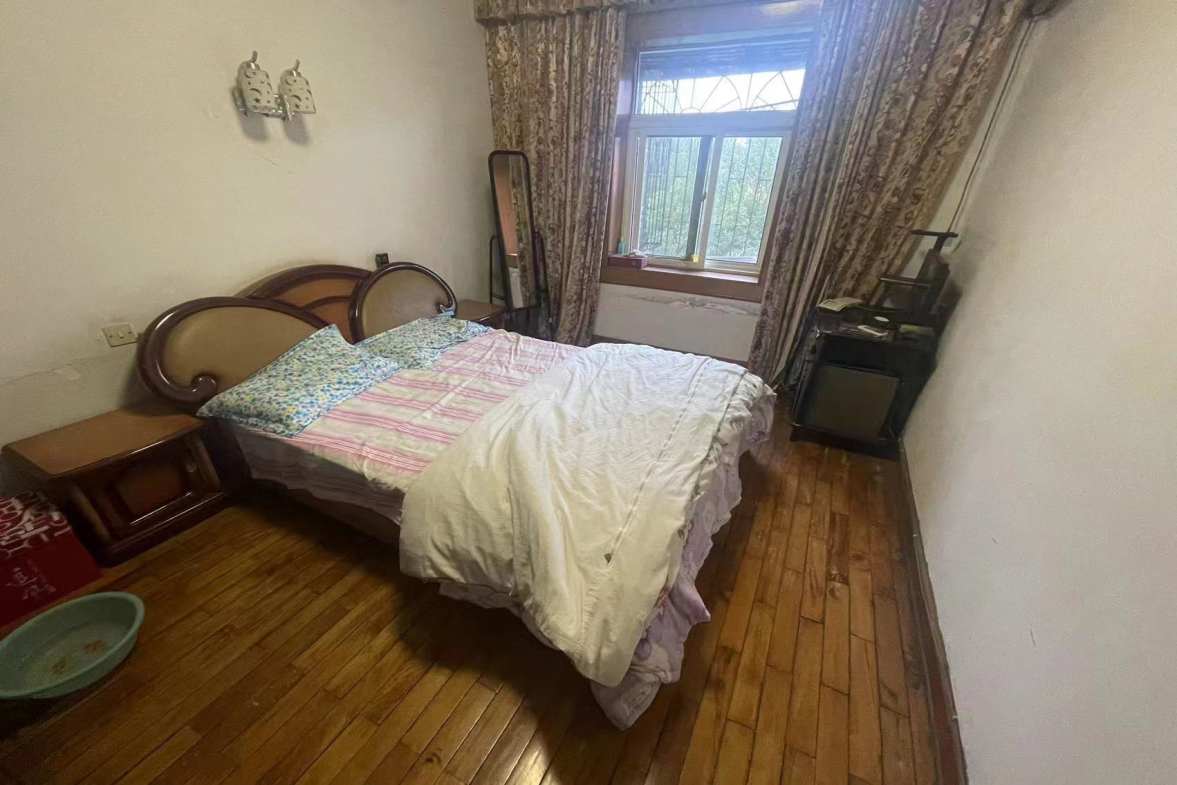 电力局家属楼 2室1厅1卫 42.80万 电力局家属楼 2室1厅1卫 42.80万客厅