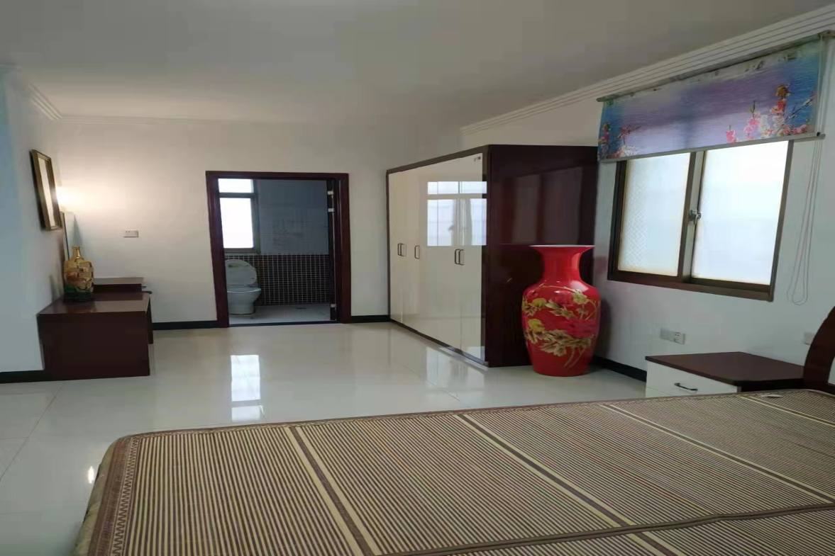 东方豪苑  3室2厅2卫   1800.00元/月室内图