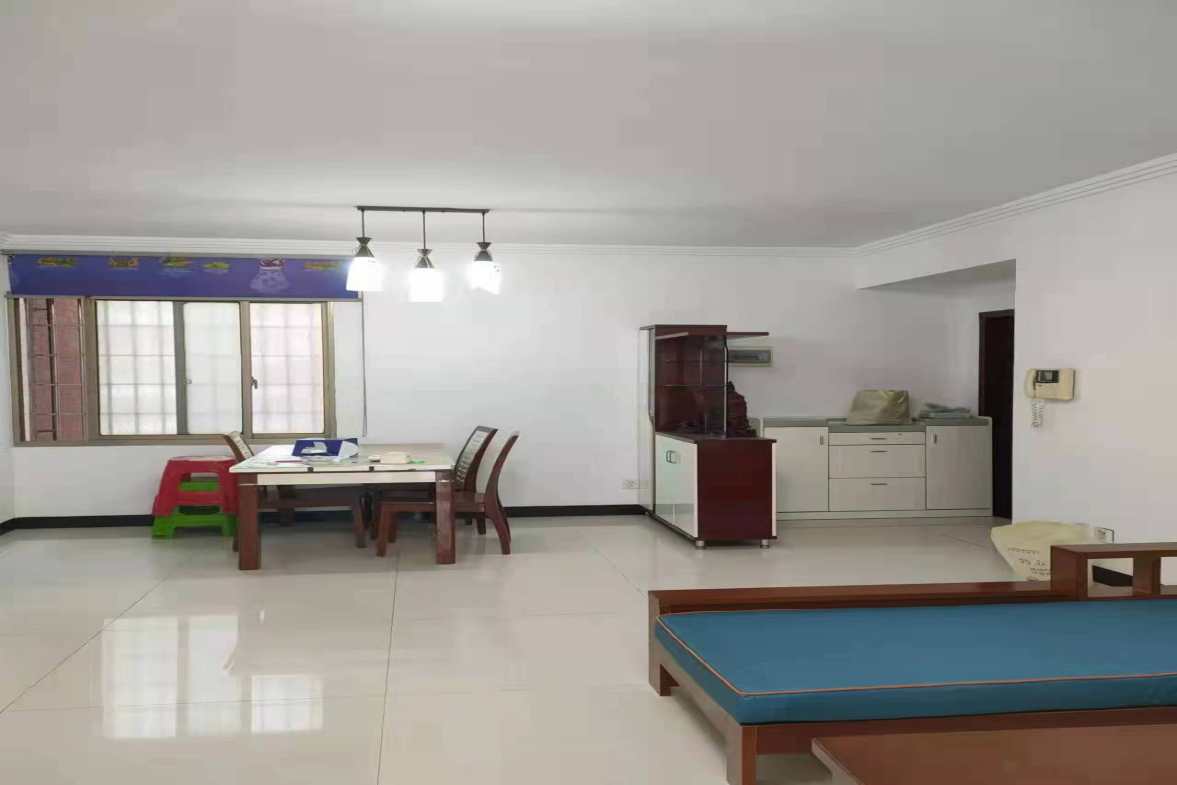 东方豪苑  3室2厅2卫   1800.00元/月室内图