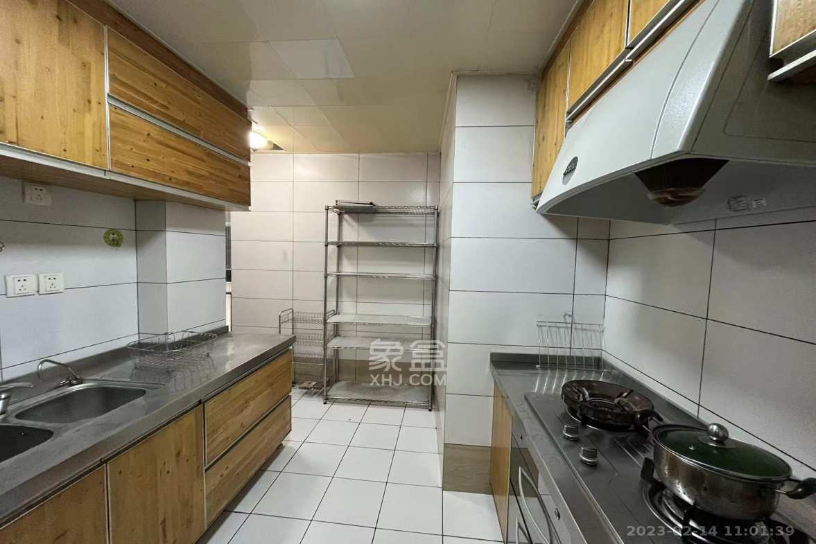 圣爵菲斯  2室2厅1卫    2300.0元/月室内图