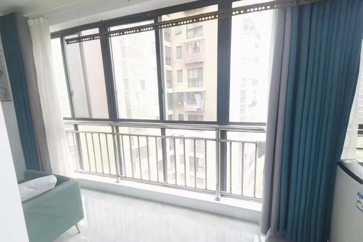 香格里拉  1室1厅1卫   1200.00元/月室内图