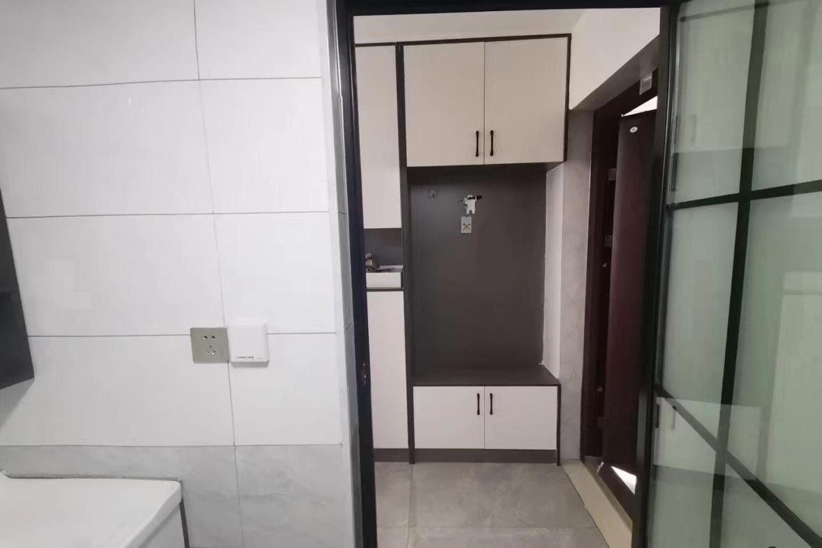 香格里拉  1室1厅1卫   1200.00元/月室内图