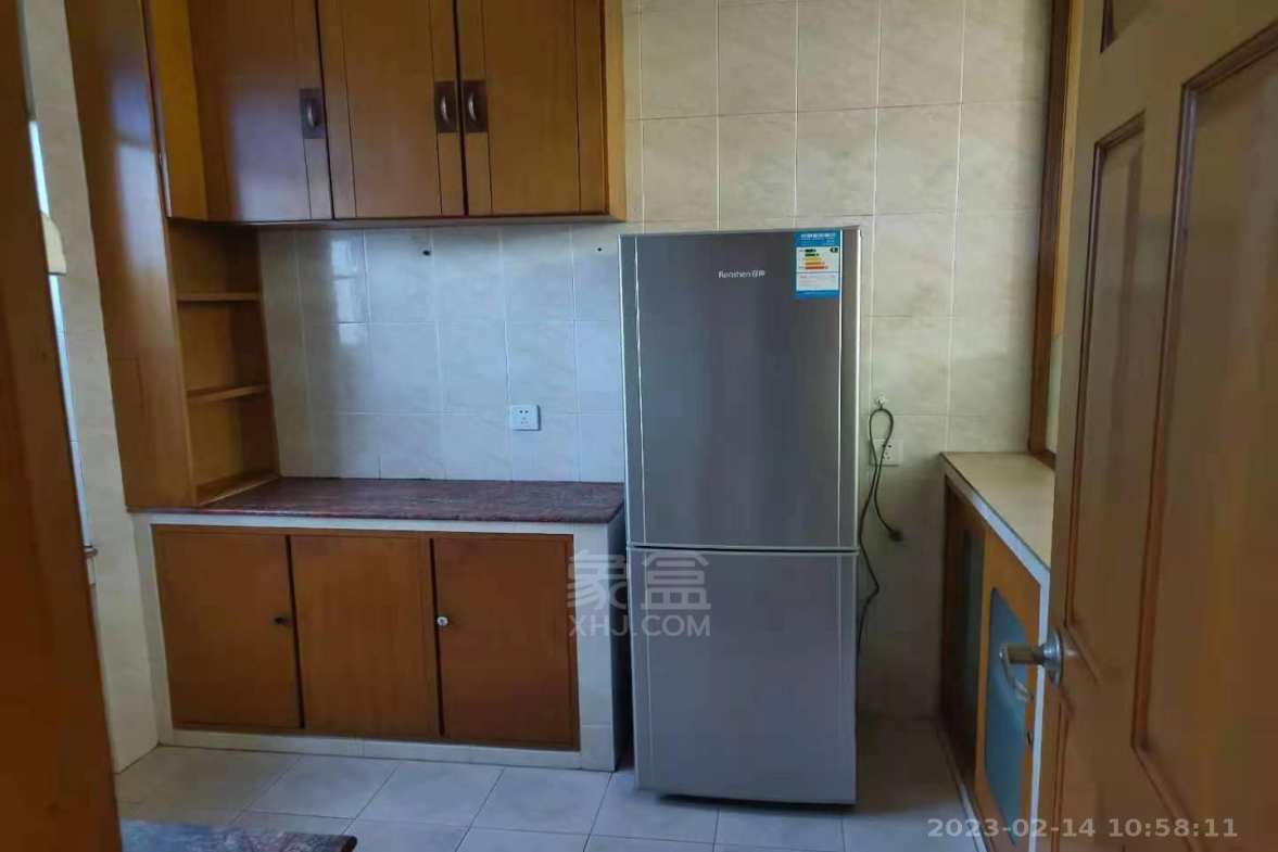 天元区公安小区(黄河北路196号) 3室2厅2卫 1700.00元/月 天元区公安小区(黄河北路196号) 3室2厅2卫 1700.00元/月室内图