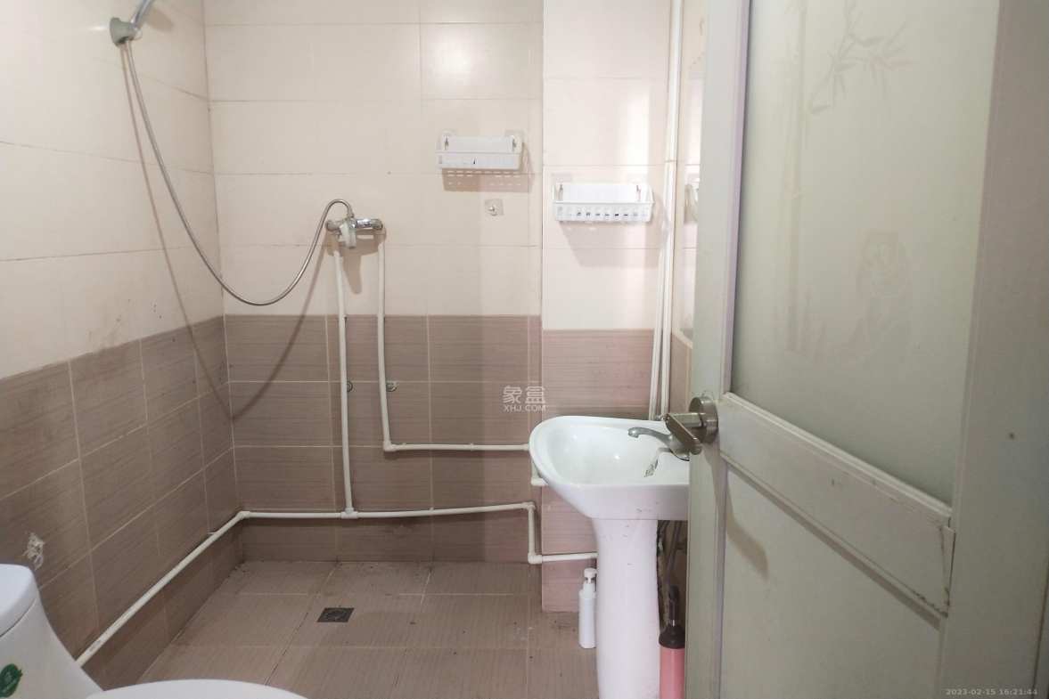 慧丰楼  4室1厅2卫    3800.0元/月室内图1