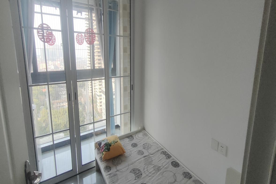 珠江愉景新城  2室1厅1卫   1600.00元/月室内图