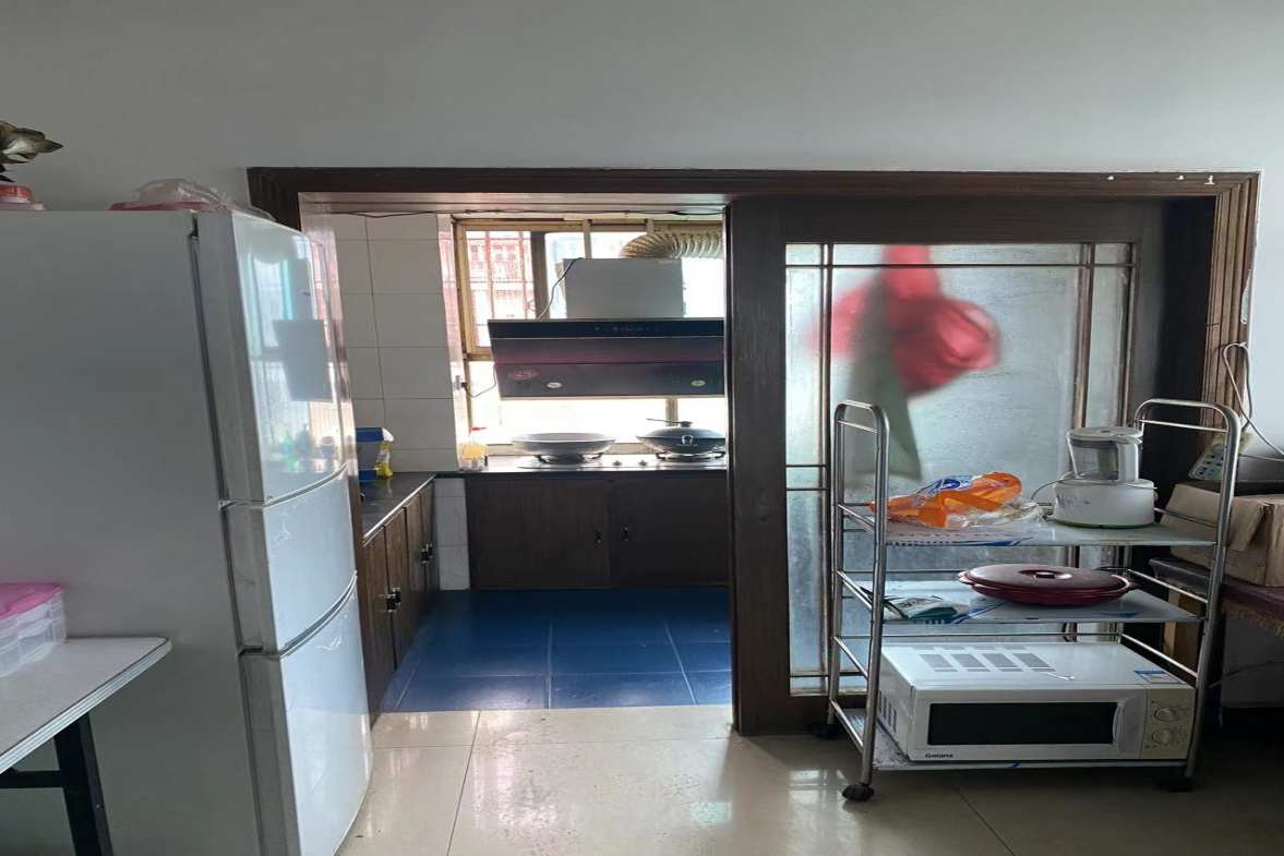 中医院家属楼 3室1厅1卫 1200.00元/月 中医院家属楼 3室1厅1卫 1200.00元/月室内图