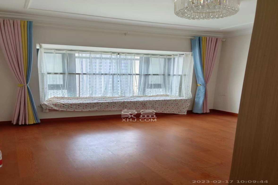 恒大御景半岛  4室2厅2卫   2200.00元/月室内图