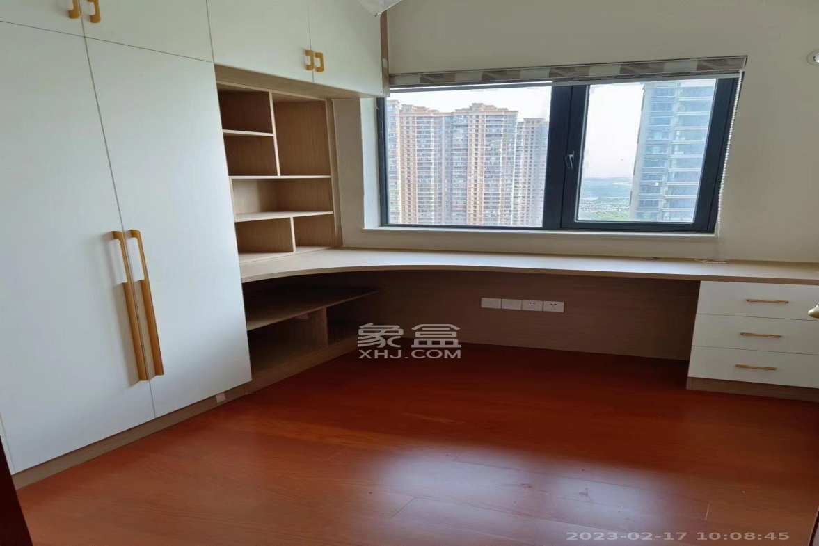 恒大御景半岛  4室2厅2卫   2200.00元/月室内图