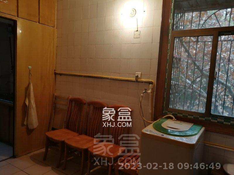 学堂冲二村体育路48号  3室2厅1卫   1300.00元/月室内图