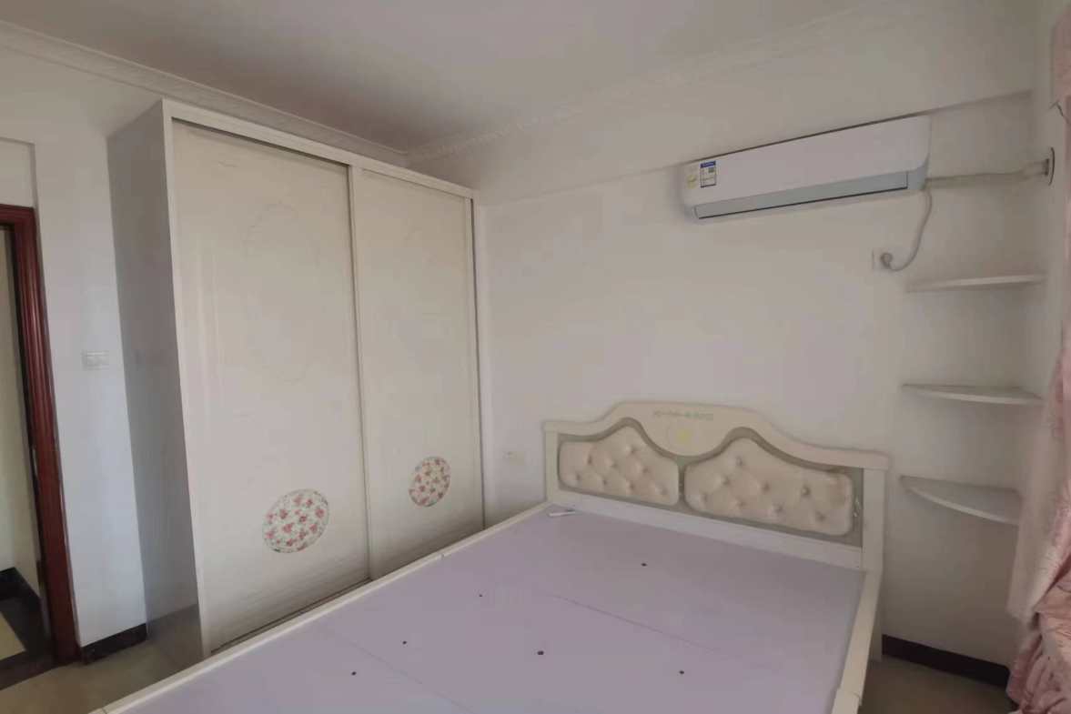 润稷七里桥堡  3室1厅2卫   2200.00元/月 润稷七里桥堡  3室1厅2卫   2200.00元/月室内图