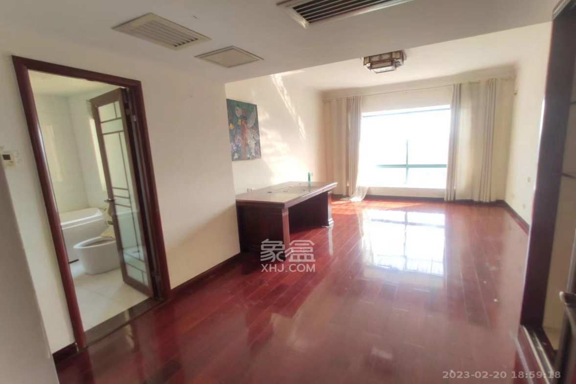 圣爵菲斯  5室3厅3卫    5000.0元/月室内图