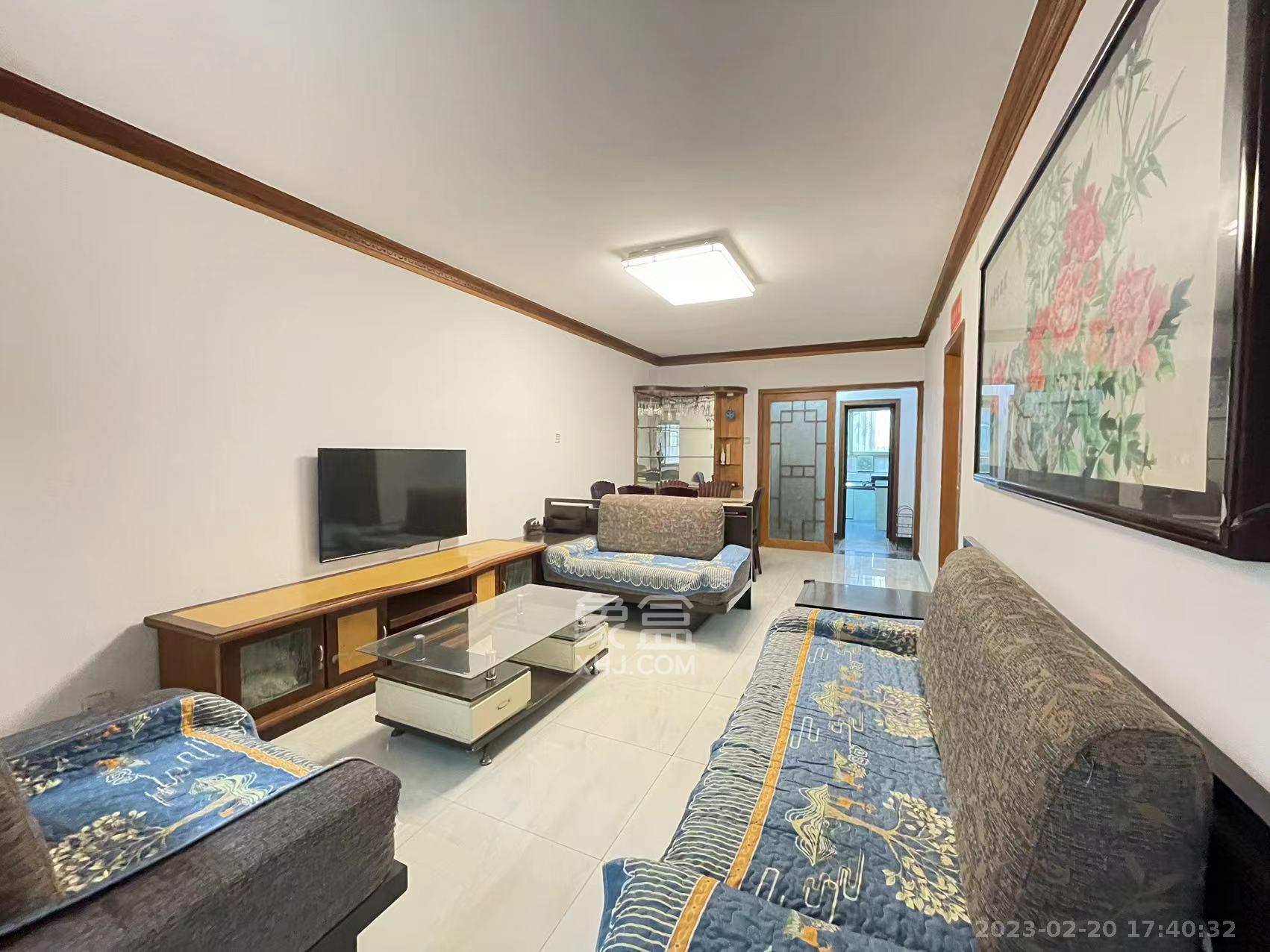 京剧院单位房 3室2厅2卫 3000.0元/月