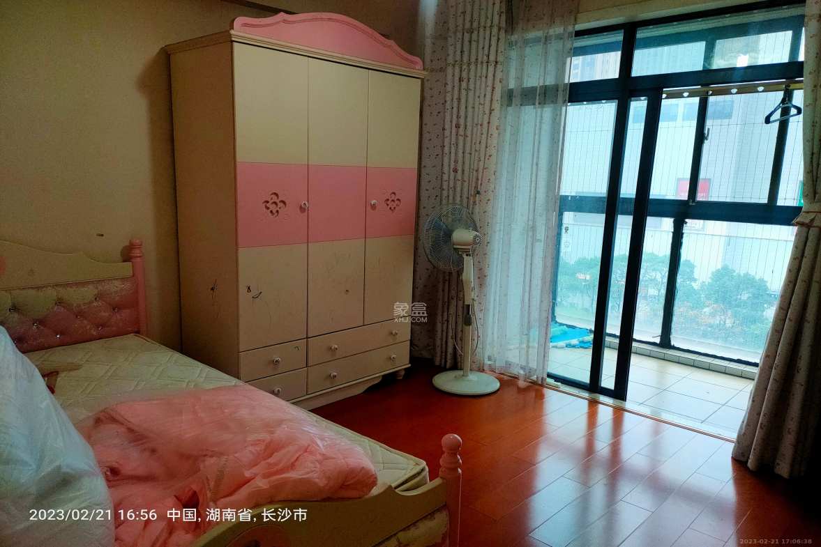 恒基凯旋门一二期  4室2厅2卫    3500.0元/月室内图