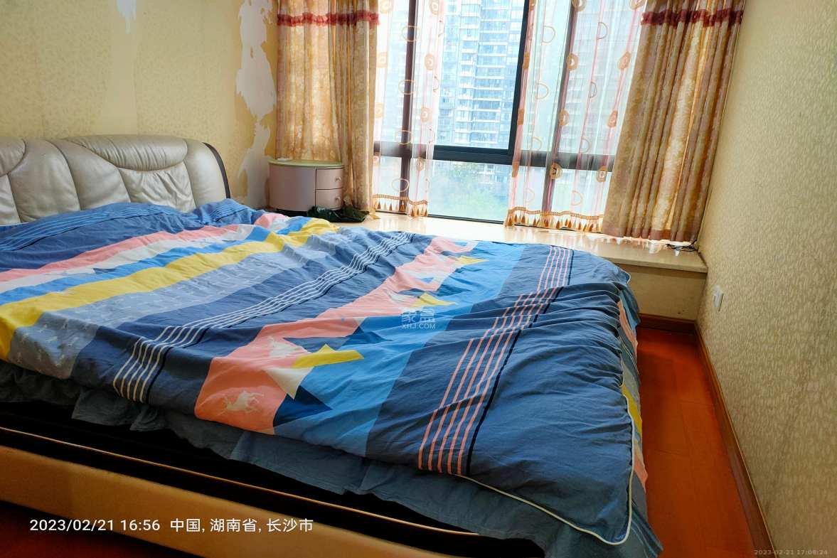 恒基凯旋门一二期  4室2厅2卫    3500.0元/月室内图