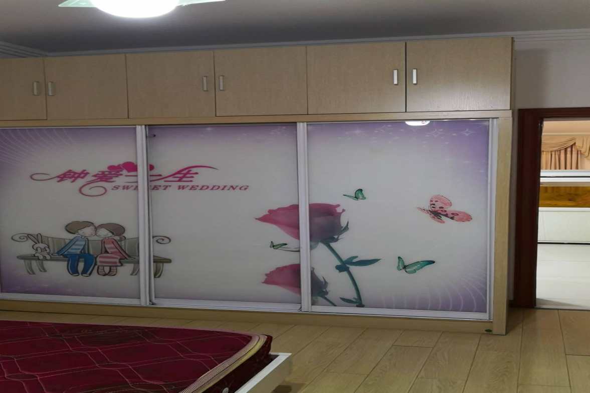 龙凤花园  3室2厅2卫   1500.00元/月室内图