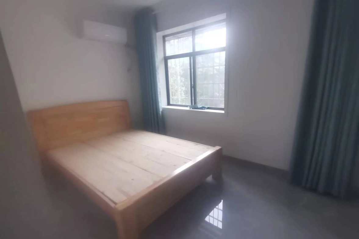 小桃小区  3室2厅1卫   1500.00元/月室内图