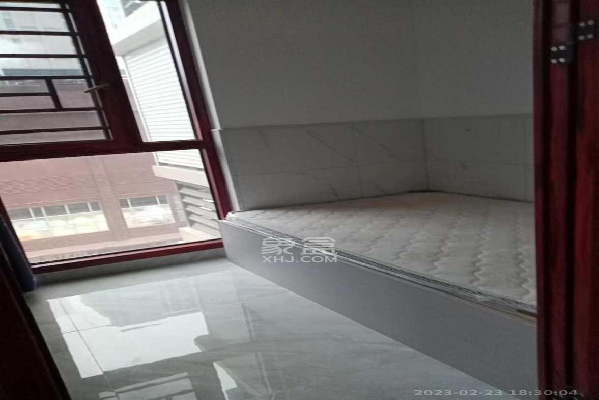 明发阅江悦府  3室2厅1卫    2000.0元/月室内图