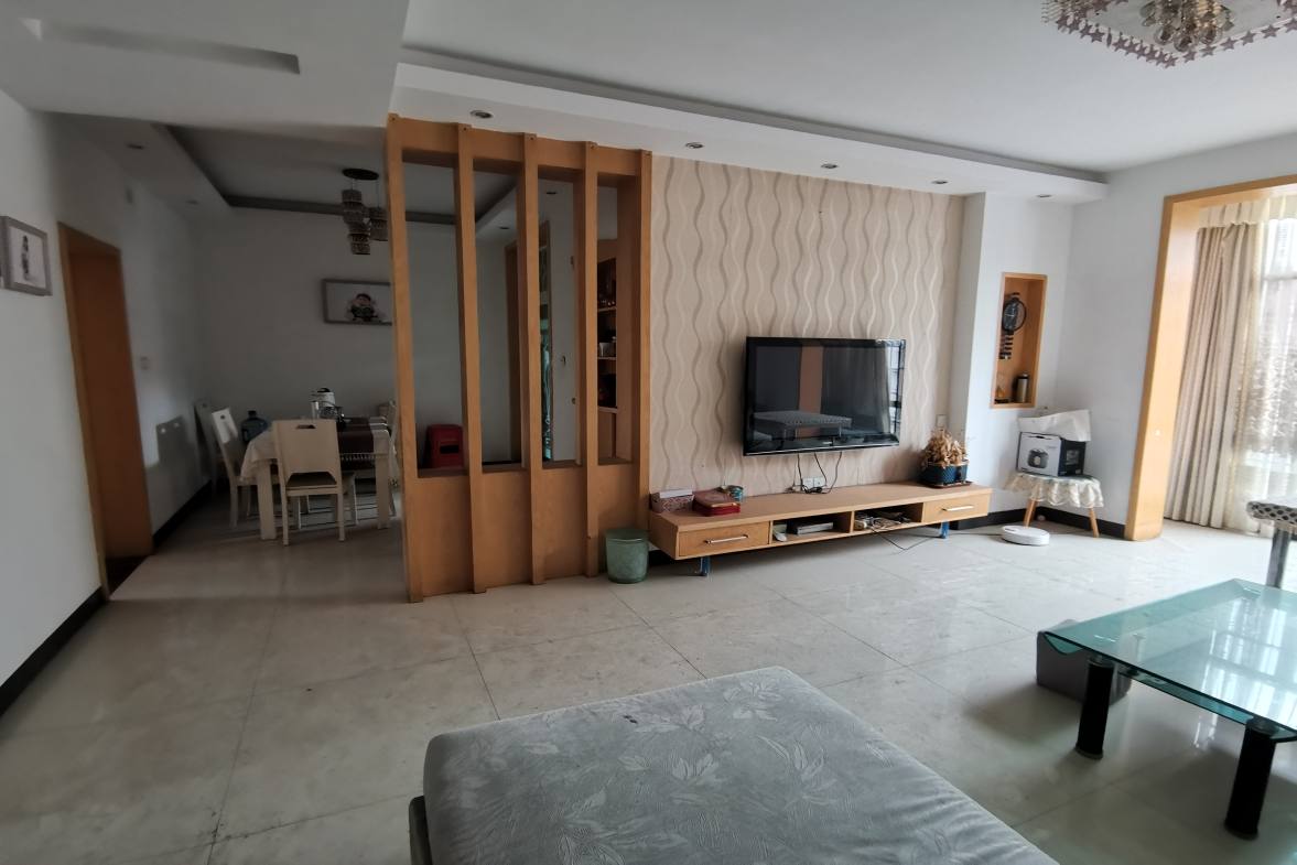 区总工会家属楼 3室2厅1卫 62.8万 区总工会家属楼 3室2厅1卫 62.8万客厅