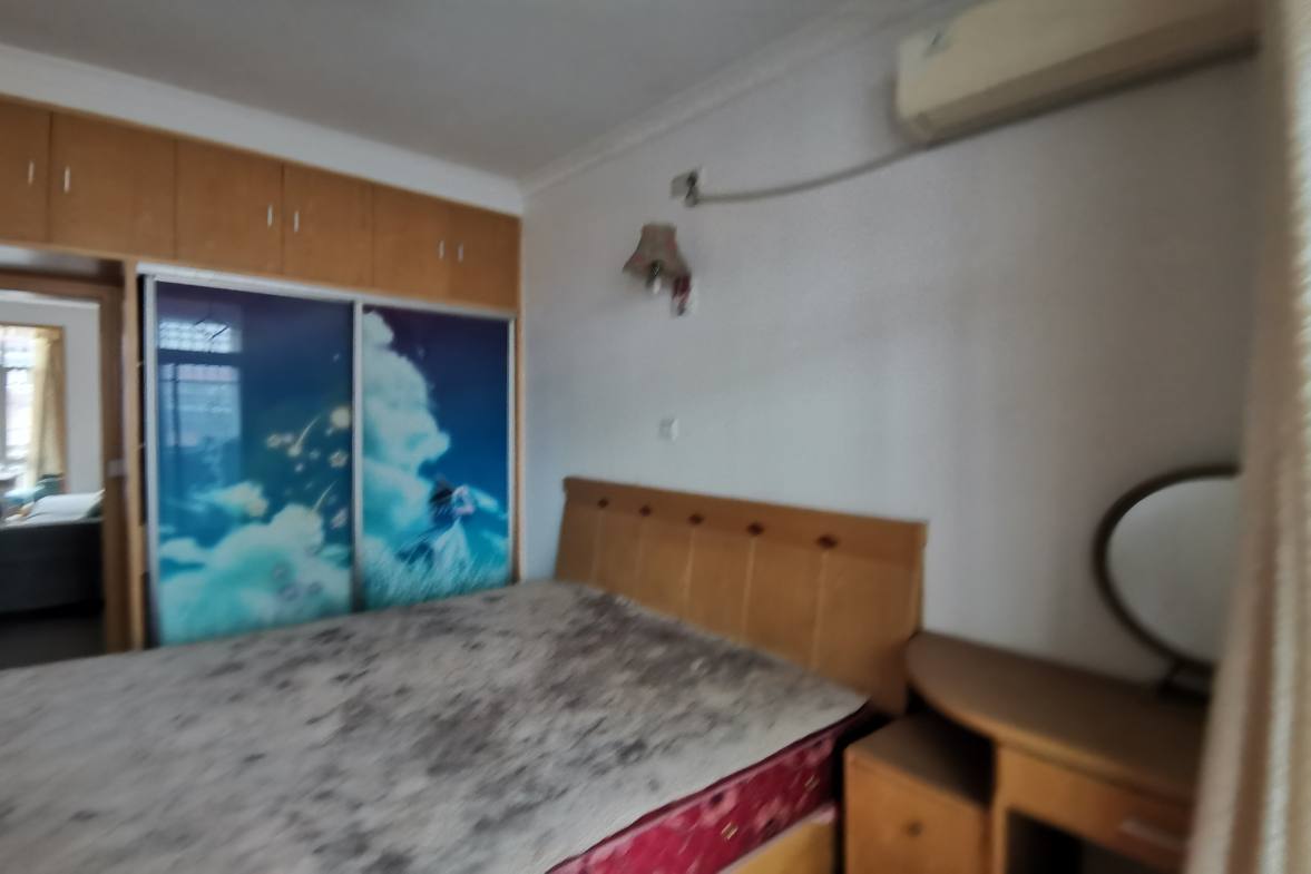 区总工会家属楼 3室2厅1卫 62.8万 区总工会家属楼 3室2厅1卫 62.8万客厅