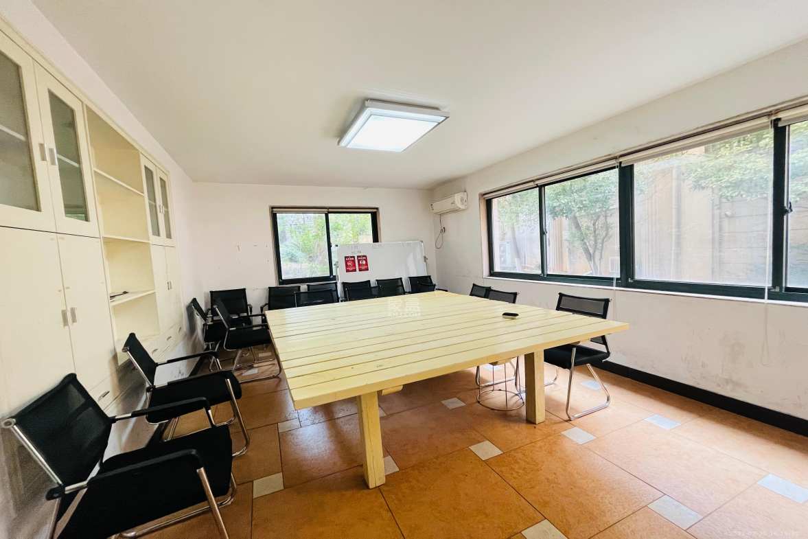 世嘉国际华城 3室2厅1卫 4200.00元/月 世嘉国际华城 3室2厅1卫 4200.00元/月室内图