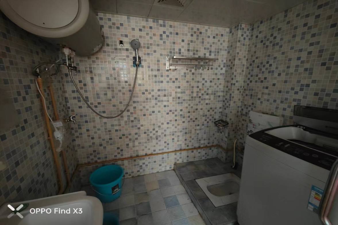 罗家小区西区 1室0厅1卫 550.00元/月 罗家小区西区 1室0厅1卫 550.00元/月室内图