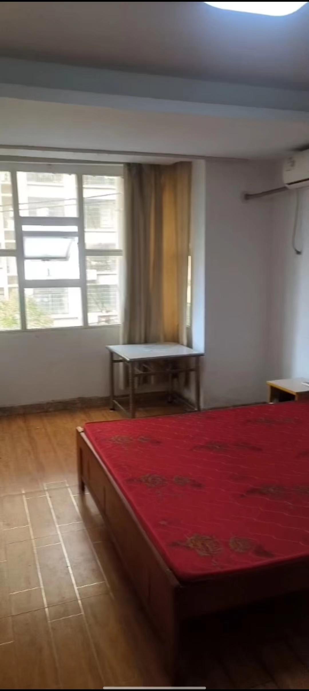 罗家小区西区 1室0厅1卫 550.00元/月 罗家小区西区 1室0厅1卫 550.00元/月室内图