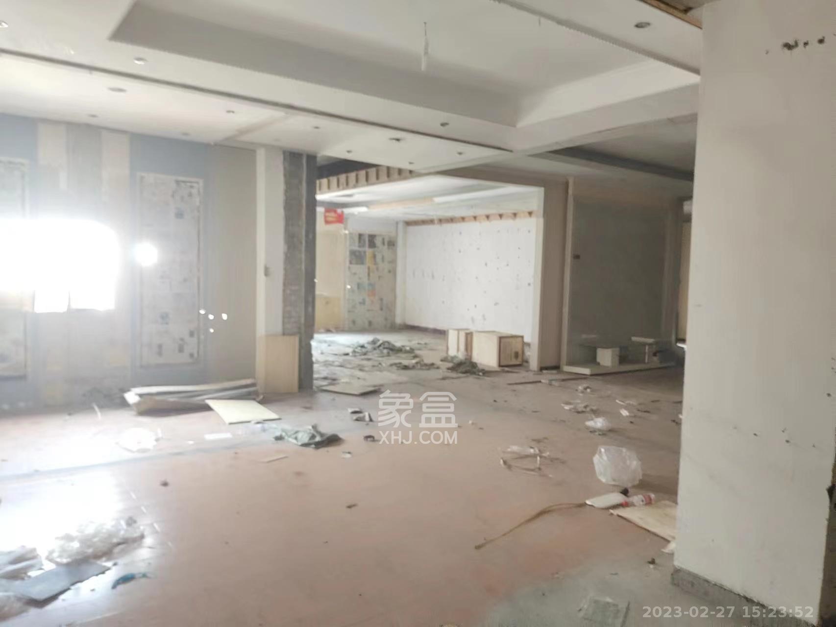 红旗商贸城   358.3㎡      13700.0元/月室内图