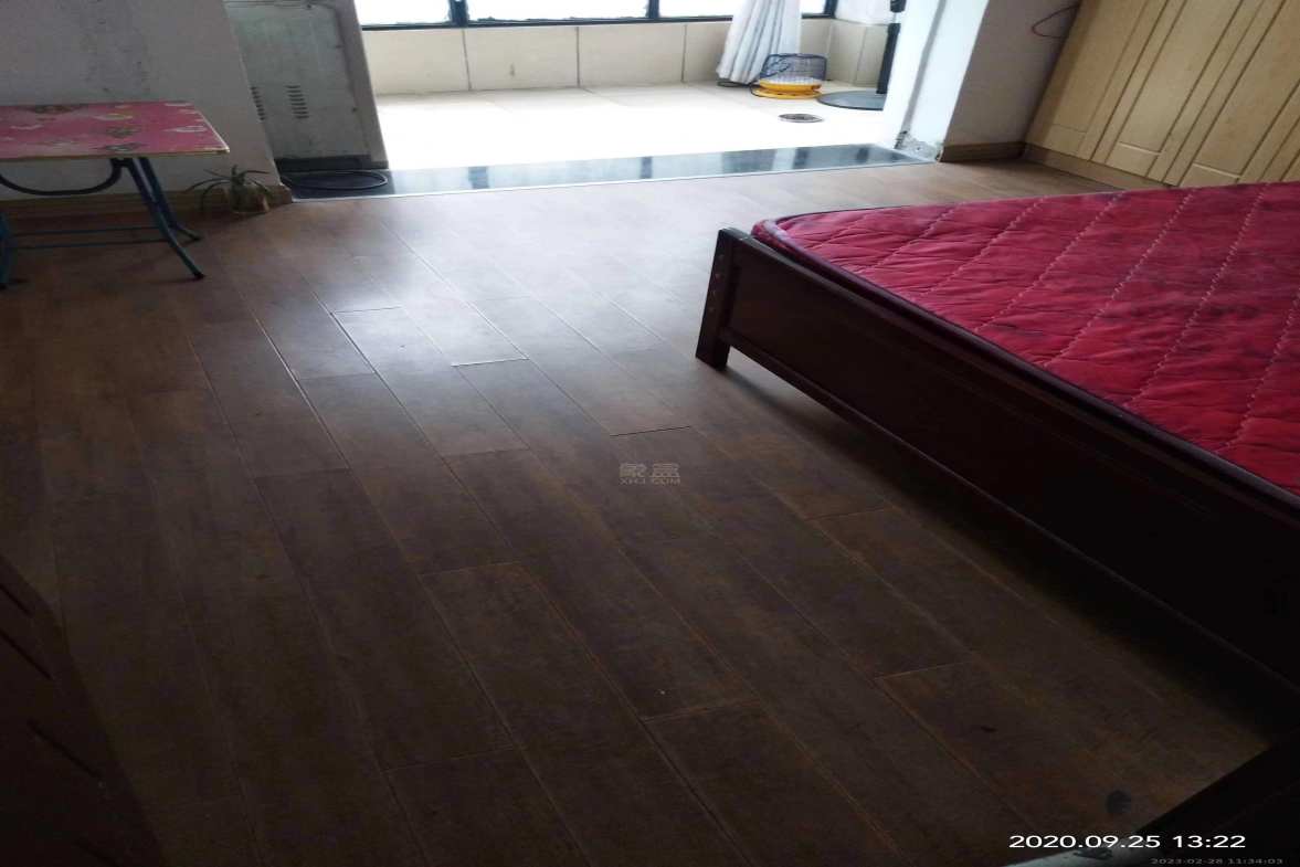 嘉盛华府 3室2厅1卫 1500.00元/月 嘉盛华府 3室2厅1卫 1500.00元/月室内图