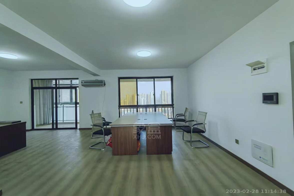 银泰财富广场  3室2厅1卫   2300.00元/月室内图