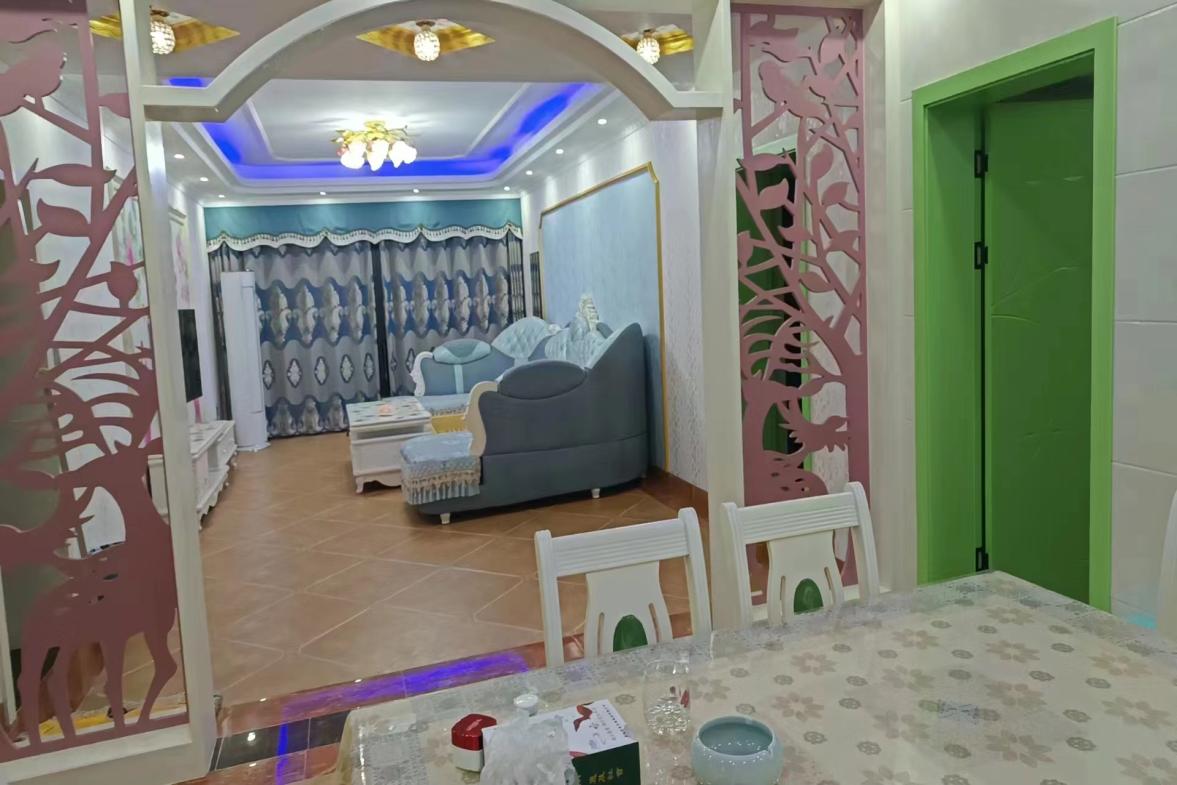 梓怡华府  3室2厅1卫   1800.00元/月室内图