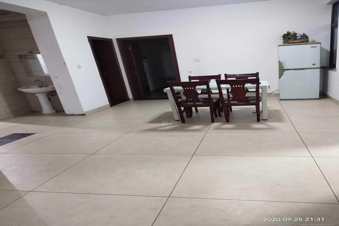 嘉盛华府 3室2厅1卫 1500.00元/月 嘉盛华府 3室2厅1卫 1500.00元/月室内图