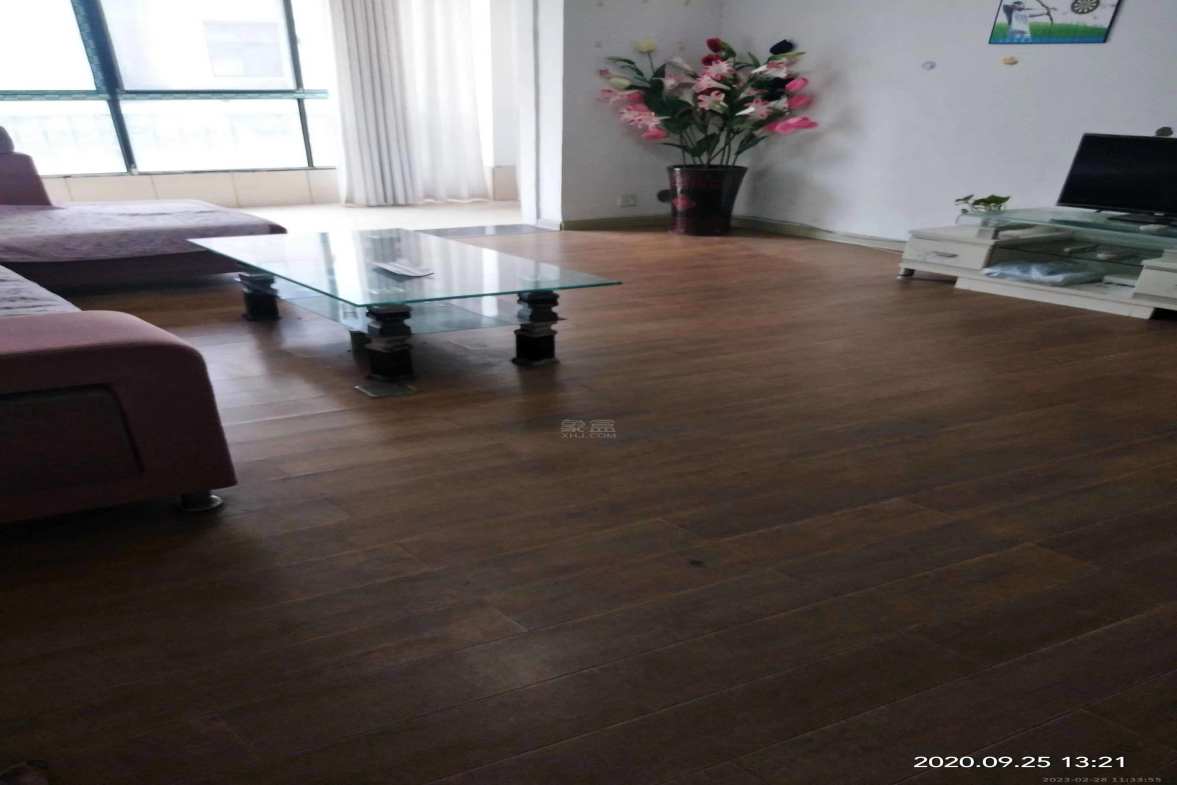 嘉盛华府 3室2厅1卫 1500.00元/月 嘉盛华府 3室2厅1卫 1500.00元/月室内图