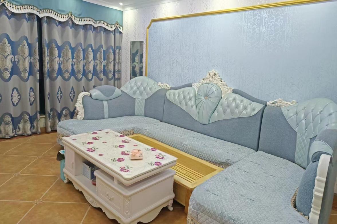 梓怡华府  3室2厅1卫   1800.00元/月室内图