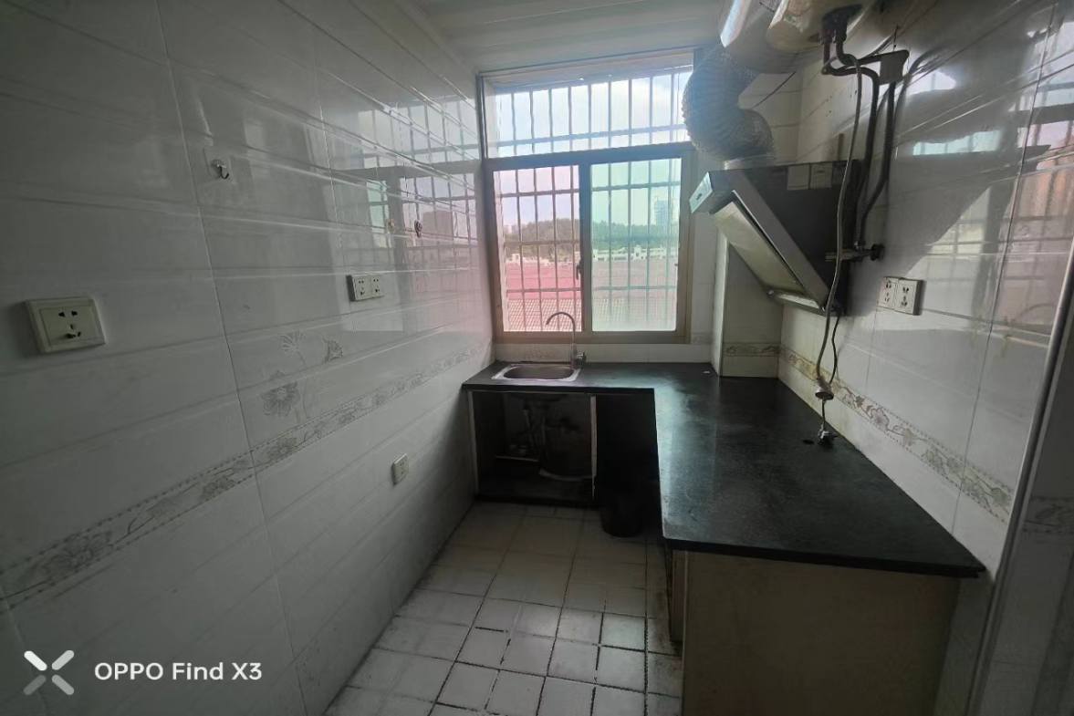 罗家小区西区 3室2厅1卫 1200.00元/月 罗家小区西区 3室2厅1卫 1200.00元/月室内图