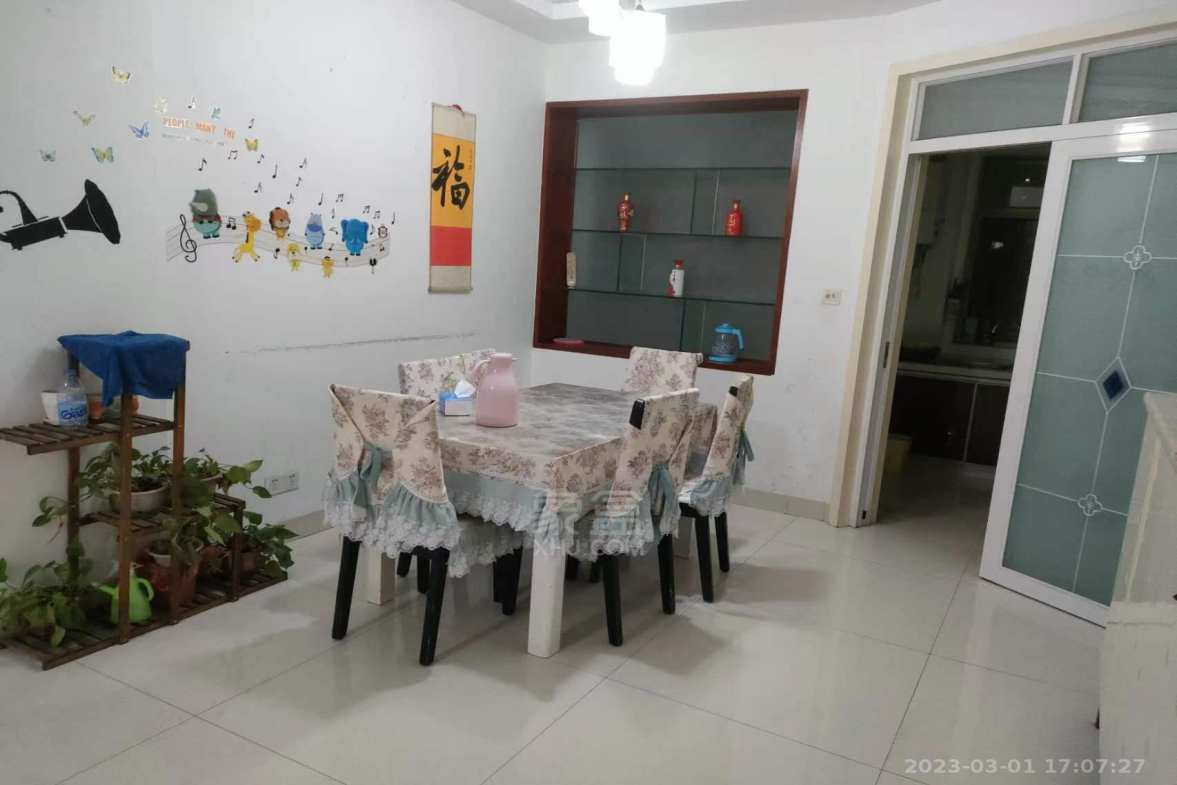 楚天花园 4室2厅2卫 1600.0元/月 楚天花园 4室2厅2卫 1600.0元/月室内图