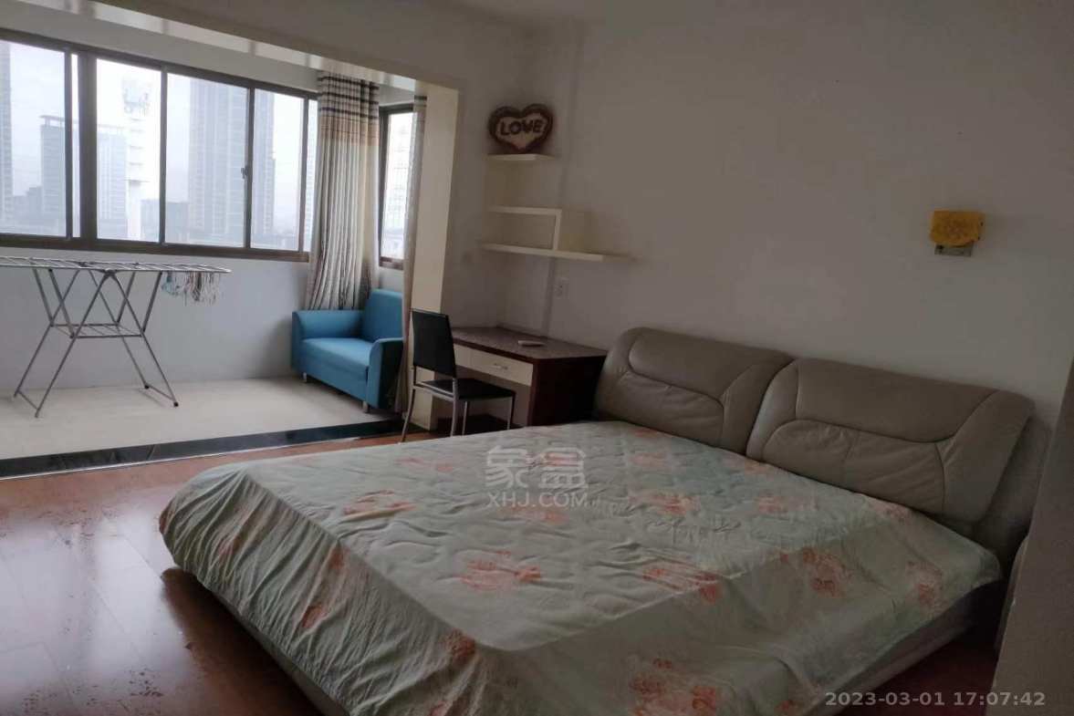 楚天花园 4室2厅2卫 1600.0元/月 楚天花园 4室2厅2卫 1600.0元/月室内图