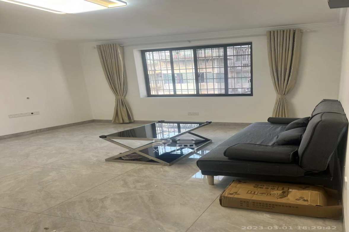 友谊社区(建湘瓷厂住宅小区) 3室2厅2卫 2200.0元/月 友谊社区(建湘瓷厂住宅小区) 3室2厅2卫 2200.0元/月室内图