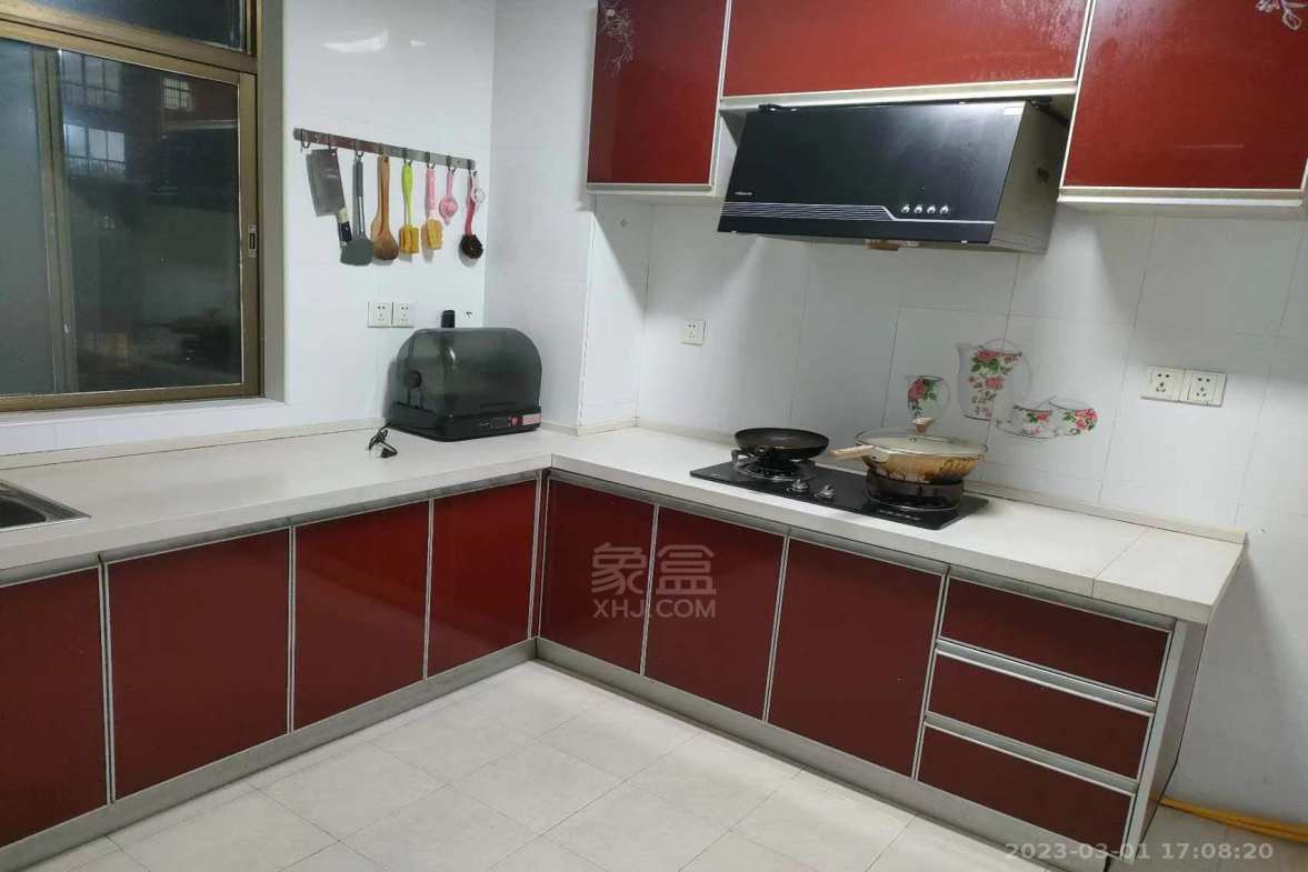 楚天花园 4室2厅2卫 1600.0元/月 楚天花园 4室2厅2卫 1600.0元/月室内图