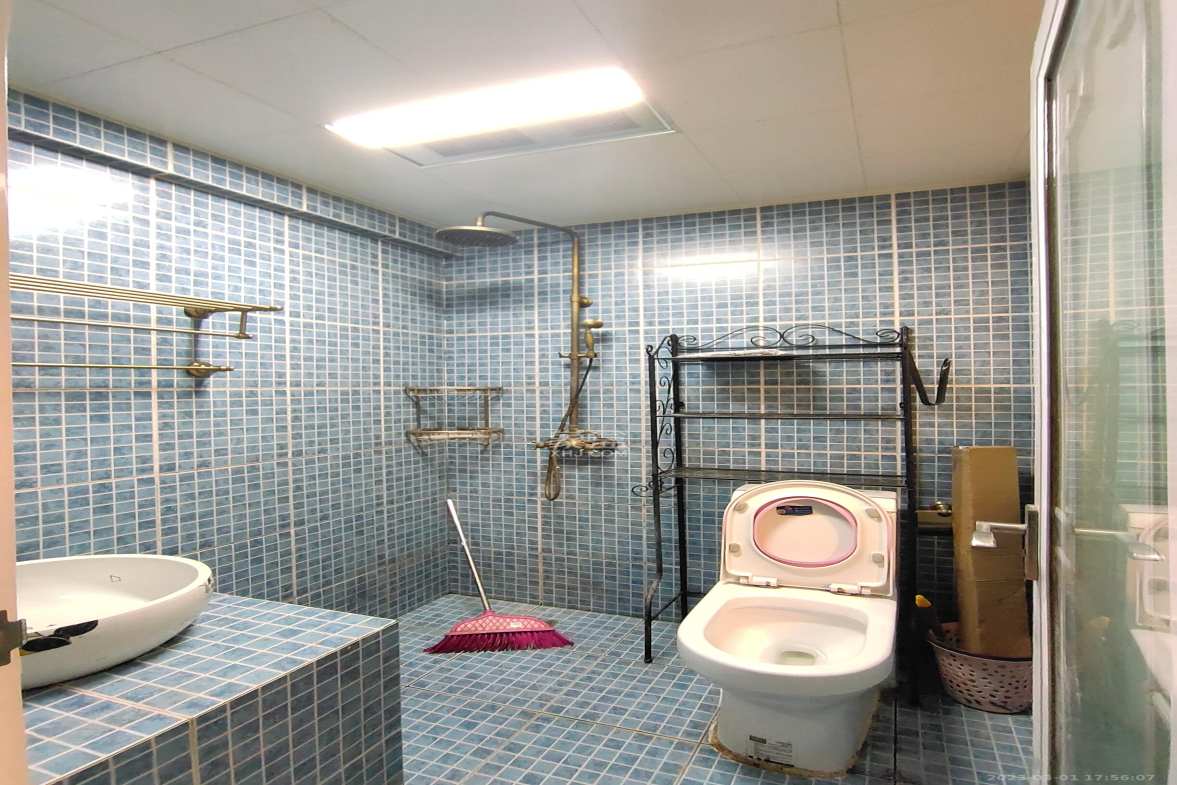 天健芙蓉盛世一期  1室1厅1卫    1600.0元/月室内图