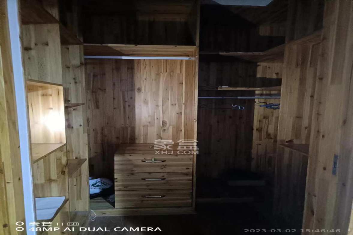 金色比华利 4室2厅1卫 3200.00元/月 金色比华利 4室2厅1卫 3200.00元/月室内图