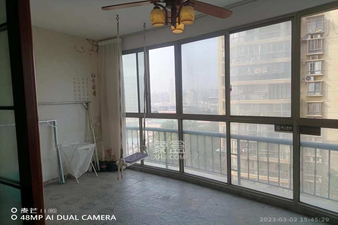 金色比华利 4室2厅1卫 3200.00元/月 金色比华利 4室2厅1卫 3200.00元/月室内图