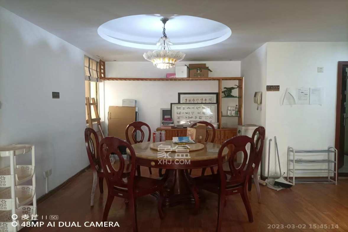 金色比华利 4室2厅1卫 3200.00元/月 金色比华利 4室2厅1卫 3200.00元/月室内图