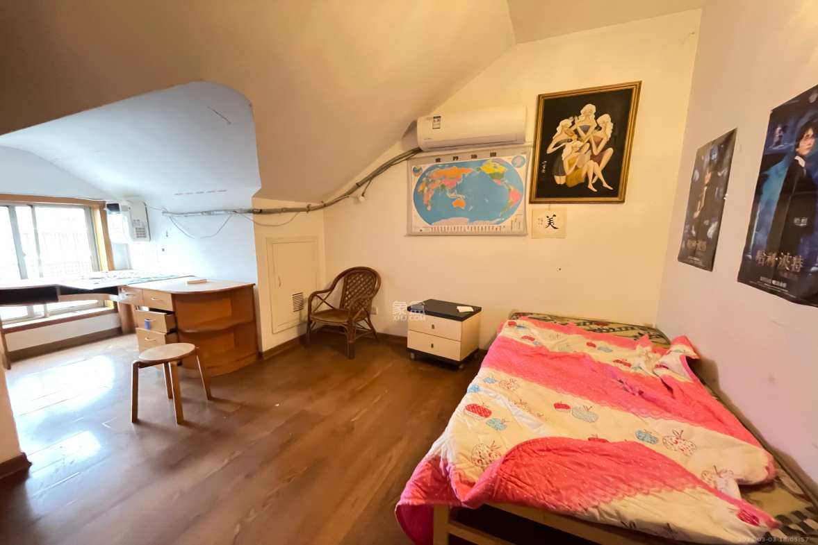 翡翠林居  4室2厅1卫   2100.00元/月室内图