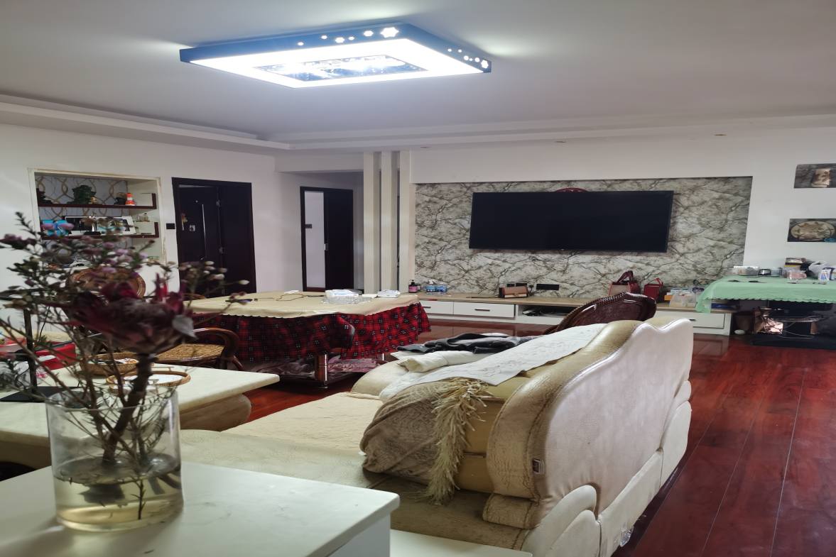 宏泰阳光家园  3室2厅2卫    88.8万室内图1