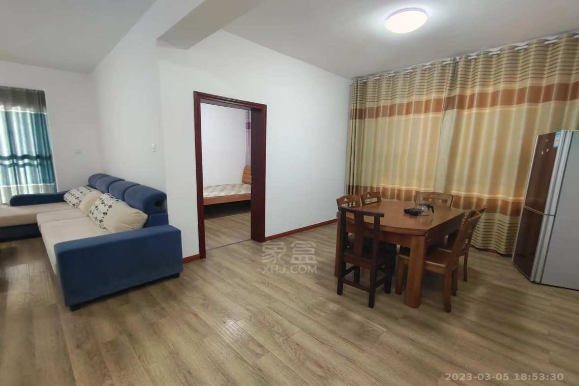 泰山公馆  3室2厅1卫    2000.0元/月室内图