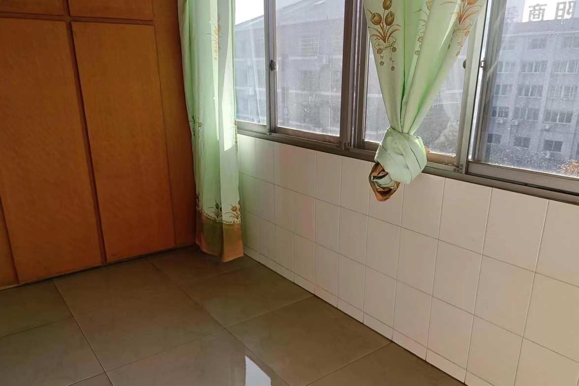 马良小区  3室2厅2卫   1000.00元/月室内图