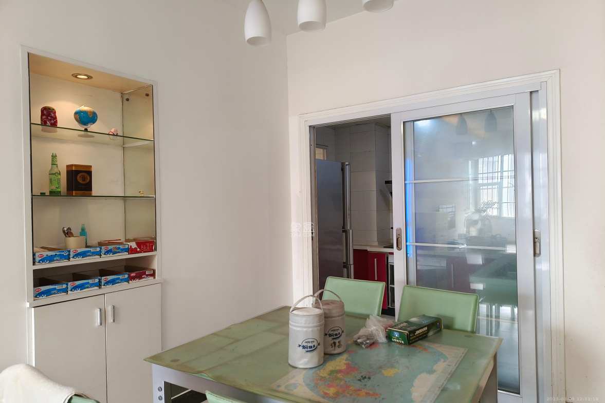 欧园  2室1厅1卫    2500.0元/月室内图