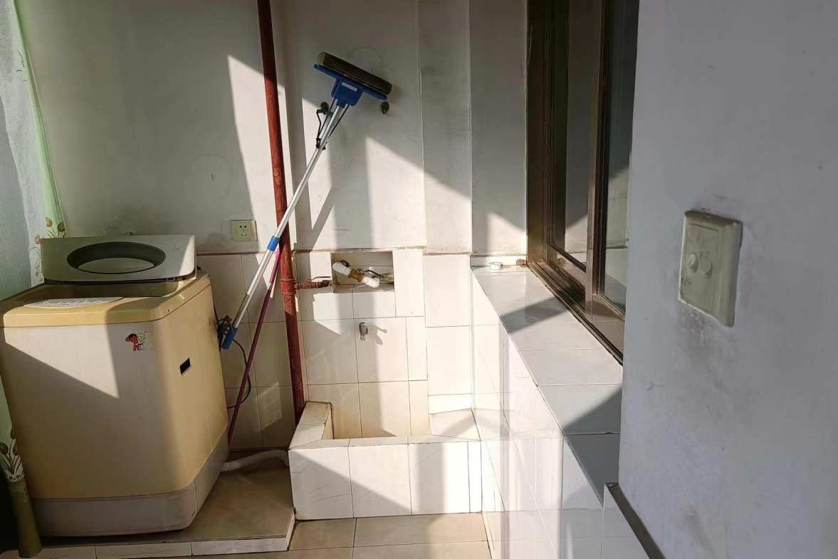 马良小区  3室2厅2卫   1000.00元/月室内图